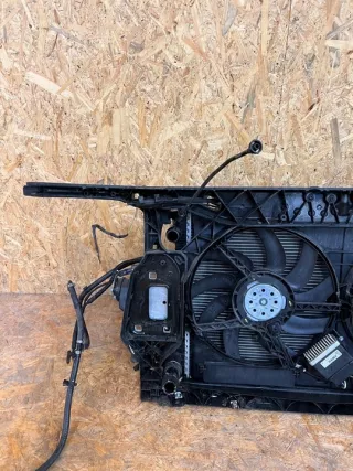  Передняя панель крепления облицовки (телевизор) Audi A4 B8 Арт e8862319, вид 4