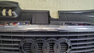 8E0853651J Решетка радиатора Audi A4 B7 Арт e8903053, вид 2
