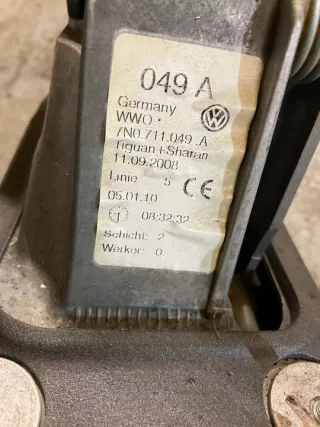 2007-2011 7N0711049A Кулиса Volkswagen Tiguan 1 Арт e9007671, вид 3
