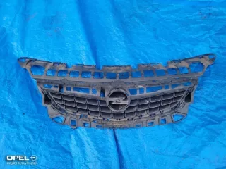 13266577 Решетка радиатора Opel Astra J Арт e9065134, вид 1