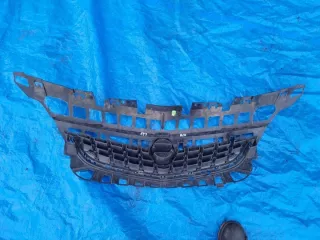 13266577 Решетка радиатора Opel Astra J Арт e9065134, вид 3