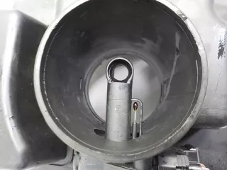 30677340 30677532 Корпус воздушного фильтра Volvo S40 2 Арт e9274910, вид 5