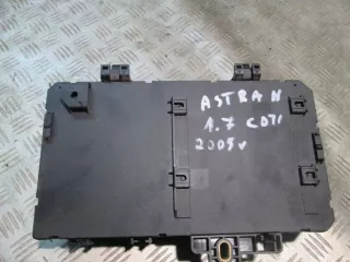 13206760 Блок предохранителей Opel Astra H Арт e9276476, вид 3