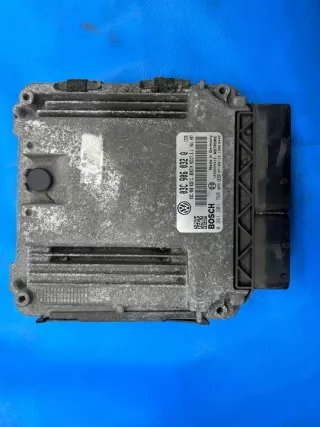 03C906032Q 0261201768 03C906032C Блок управления двигателем Volkswagen Golf 5 Арт e9326814, вид 1