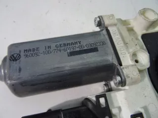 3C0959704B Моторчик стеклоподъемника Volkswagen Golf 6 Арт e9377616, вид 5