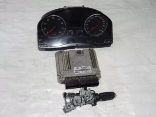1K0920862A 06F906056DE 242397 0261S02097 1K0905851B Щиток приборов (приборная панель) Volkswagen Golf 5 Арт e9410843, вид 1