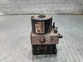 13157577 10096005103 Блок ABS Opel Astra H Арт e9454872, вид 3
