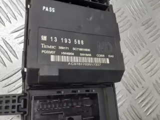 13192588 Блок предохранителей Opel Vectra C  Арт e9507382, вид 2