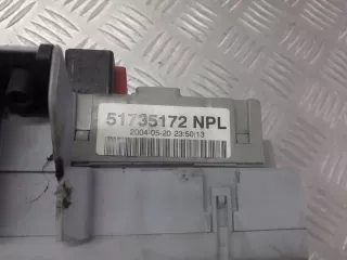 51735172 Блок предохранителей Fiat Punto 2 Арт e9589818, вид 3