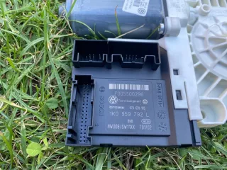 1K0959792L Моторчик стеклоподъемника Volkswagen Passat B6 Арт e9645639, вид 2