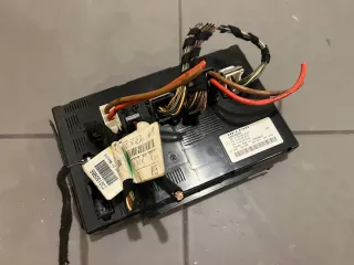 A1645409262 A1645459532 A1644422500 1645409262 1645459532 1644422500 Блок предохранителей Mercedes GL X164 Арт e9648039, вид 1