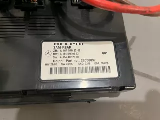 A1645409262 A1645459532 A1644422500 1645409262 1645459532 1644422500 Блок предохранителей Mercedes GL X164 Арт e9648039, вид 3