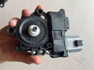 82450-J7010 Моторчик стеклоподъемника Kia Ceed 3 Арт e9772984, вид 4