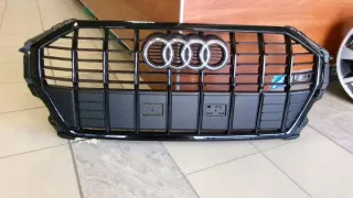 83A853651E Решетка радиатора Audi Q3 1 Арт e9773852, вид 1