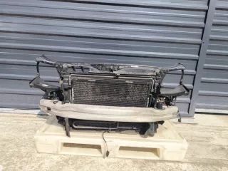  Передняя панель крепления облицовки (телевизор) Audi A4 B7 Арт e9800739, вид 1