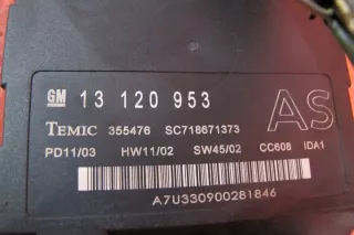 24400590 13120953 Блок предохранителей Opel Vectra C  Арт e9856480, вид 4
