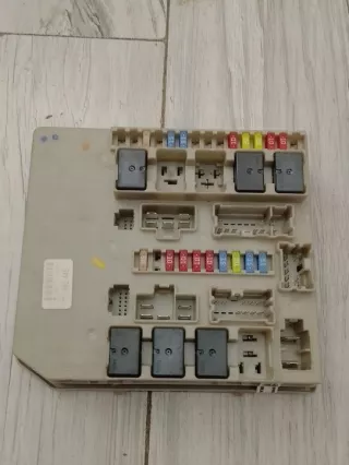 902446 902446A Блок предохранителей Renault Clio 3 Арт e10002147, вид 1