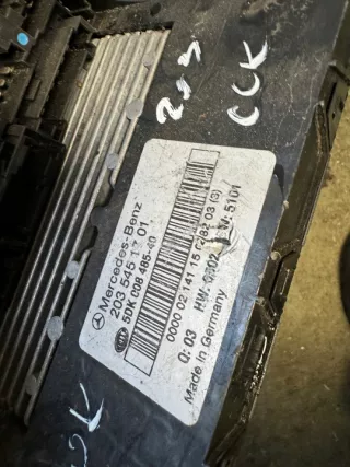 2035451701 Блок предохранителей Mercedes C W203 Арт e10115199, вид 4