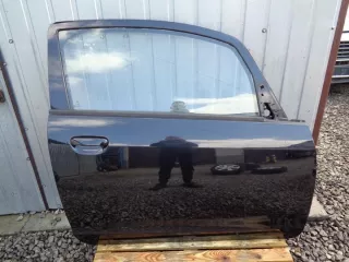  Дверь передняя правая Mitsubishi Colt 6 restailing Арт e10183424