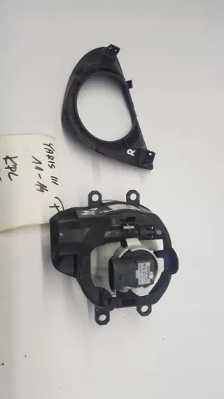 81210-02110 90008490 Фара противотуманная левая Toyota Yaris 3 Арт e10376134, вид 3