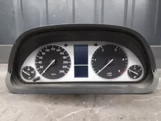 1031098101 Щиток приборов (приборная панель) Mercedes A W169 Арт e10423014, вид 1