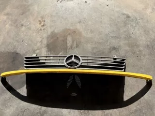 A6388880415 Решетка радиатора Mercedes Vito W638 Арт e10467144, вид 1