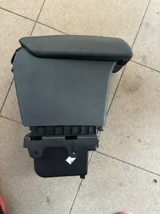  Подлокотник Ford EcoSport Арт e10523808
