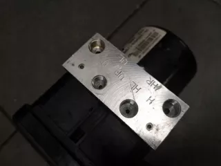6787837 6791521 Блок ABS BMW 1 E81/E82/E87/E88 Арт e10524258, вид 2