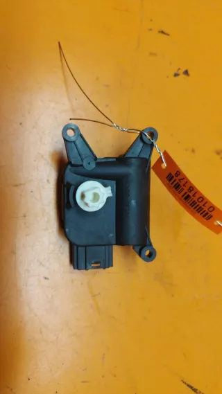 1K0907511  Моторчик заслонки печки Seat Leon 2 Арт 01018178v6, вид 1