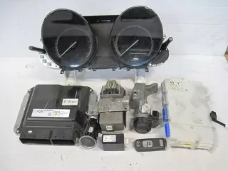 R2AK18881J Блок управления двигателем Mazda 3 BL Арт e6042195, вид 1