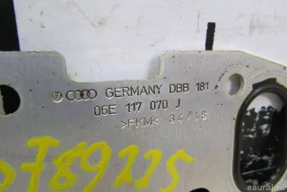 Радиатор масляный Audi Q7 4L 2012г. 06E117070J VAG - Фото 2