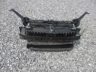  Передняя панель крепления облицовки (телевизор) Skoda Superb 3 Арт e12685795, вид 1