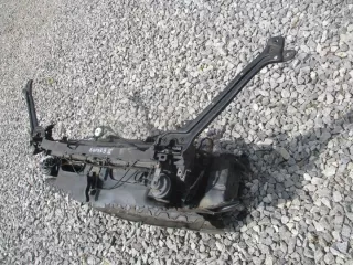  Передняя панель крепления облицовки (телевизор) Skoda Superb 3 Арт e12685795, вид 3