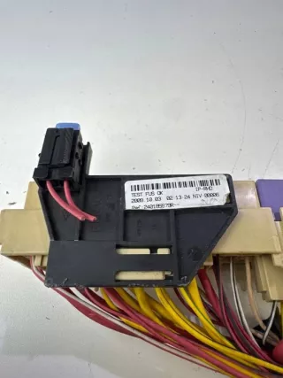 240185979r 8200418724 Блок предохранителей Renault Clio 3 Арт e12682367, вид 4