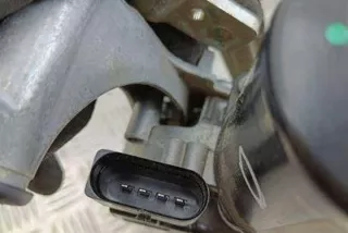 13262437 25050763 Механизм стеклоочистителя (трапеция дворников) Opel Zafira C Арт e12679375, вид 4