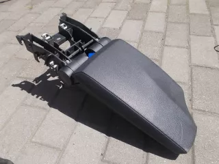 9110501 Подлокотник BMW 1 E81/E82/E87/E88 Арт e12666689