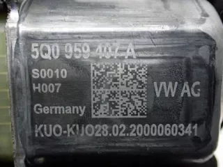 5Q0959407A 5Q0959407 Моторчик стеклоподъемника Volkswagen Touran 2 Арт e12597590, вид 4