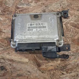 036906032G Блок управления двигателем Volkswagen Golf 4 Арт e12590865, вид 1