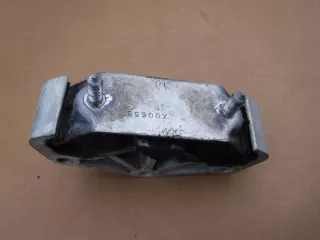 FR3C-7E373-A Подушка крепления КПП Ford Mustang 6 Арт e12548046, вид 2