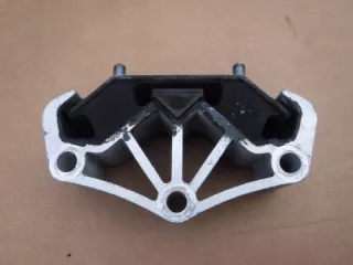 FR3C-7E373-A Подушка крепления КПП Ford Mustang 6 Арт e12548046, вид 3