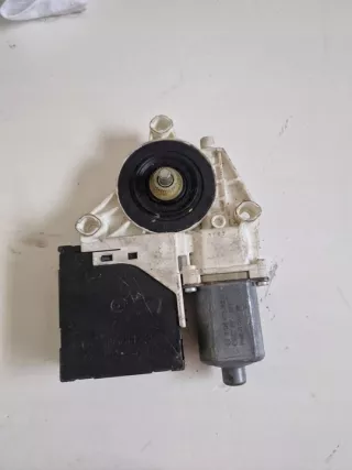 0130822263 Моторчик стеклоподъемника Audi A3 8P Арт e12530479, вид 1
