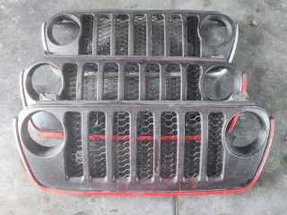 WK30T051 Решетка радиатора Jeep Wrangler JK restailing Арт e12511119