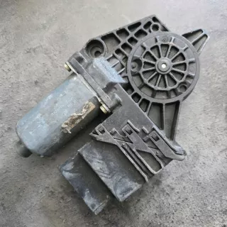 105406301 Моторчик стеклоподъемника Volkswagen Golf 4 Арт e12504237, вид 1