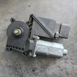 0130821698 Моторчик стеклоподъемника Mercedes A W168 Арт e12503700, вид 3