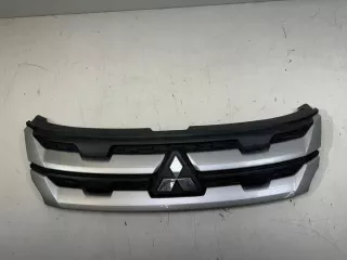 74185241 Решетка радиатора Mitsubishi Outlander 3 Арт e12481649, вид 1