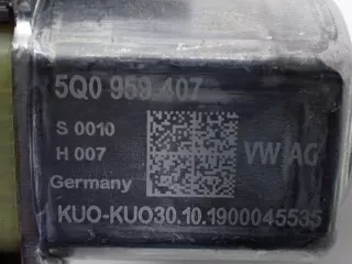 5Q0959407 Моторчик стеклоподъемника Volkswagen T-Roc Арт e12459845, вид 4