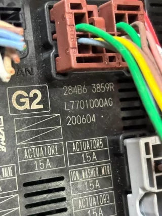 284B63859R Блок предохранителей Renault Trafic 3 Арт e12443898, вид 3