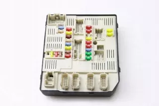 KZ01 284B60008R Блок предохранителей Renault Megane 3 Арт e12443757, вид 3