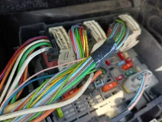 9675877980RO2 MO-1516-299 Блок предохранителей Peugeot 5008 Арт e12443254, вид 3