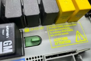 F75_ 24412497 Блок предохранителей Opel Astra G Арт e12442261, вид 2